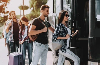 10 порад, як витримати довгу поїздку автобусом до Європи